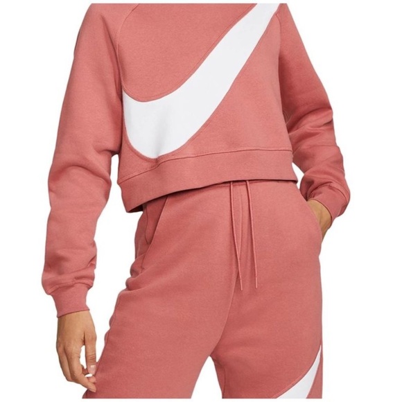 Nike Women’s Sportwear Logo Fleece Set